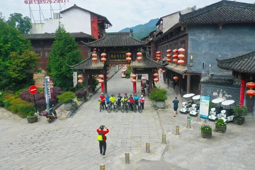 山水之间，段元诚的德昂族风情之旅